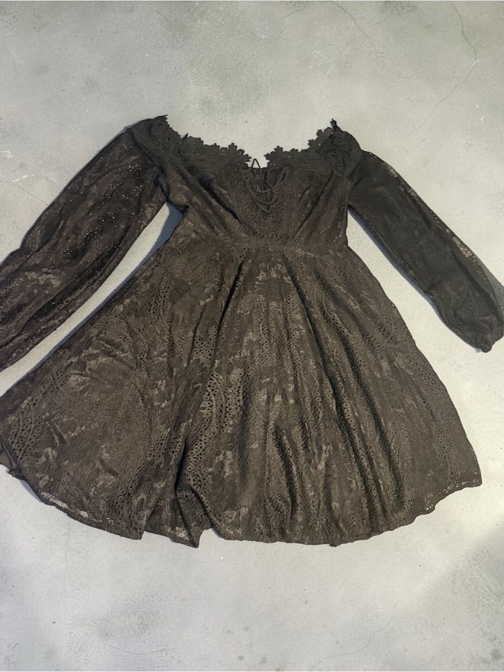 Women's Black Lace Long-Sleeve Dress with Scalloped Neckline